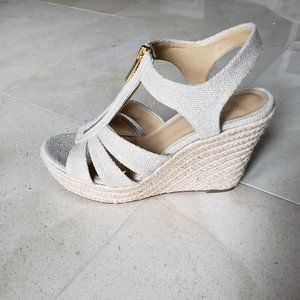 Beige Linen  Zipper Front Wedge